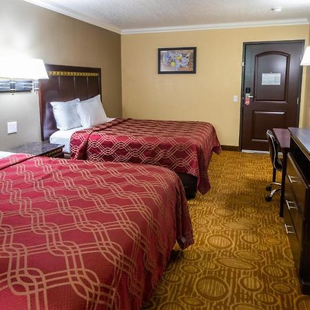 Econo Lodge Inn & Suites Fallbrook Downtown Экстерьер фото
