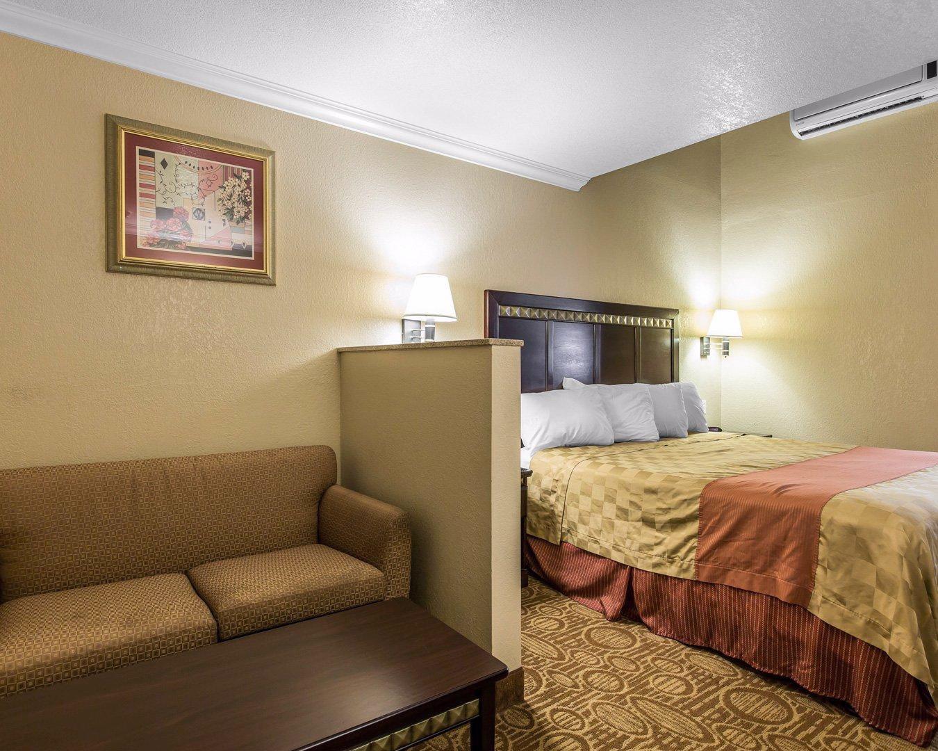 Econo Lodge Inn & Suites Fallbrook Downtown Экстерьер фото