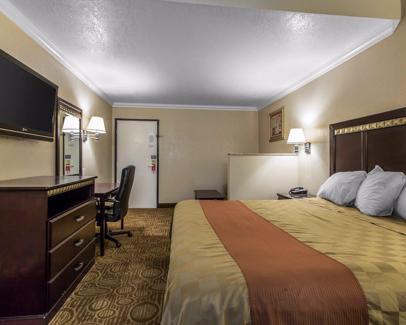 Econo Lodge Inn & Suites Fallbrook Downtown Экстерьер фото