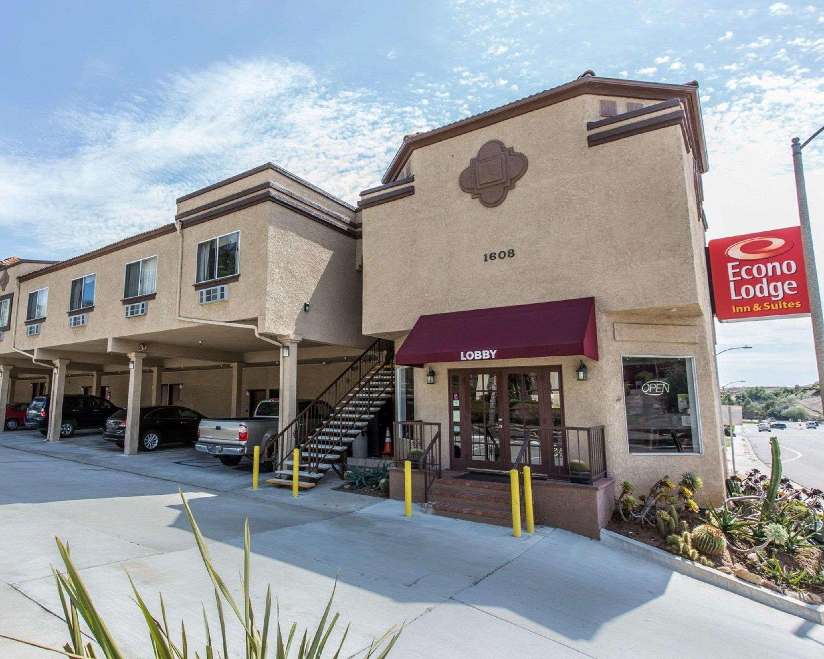 Econo Lodge Inn & Suites Fallbrook Downtown Экстерьер фото