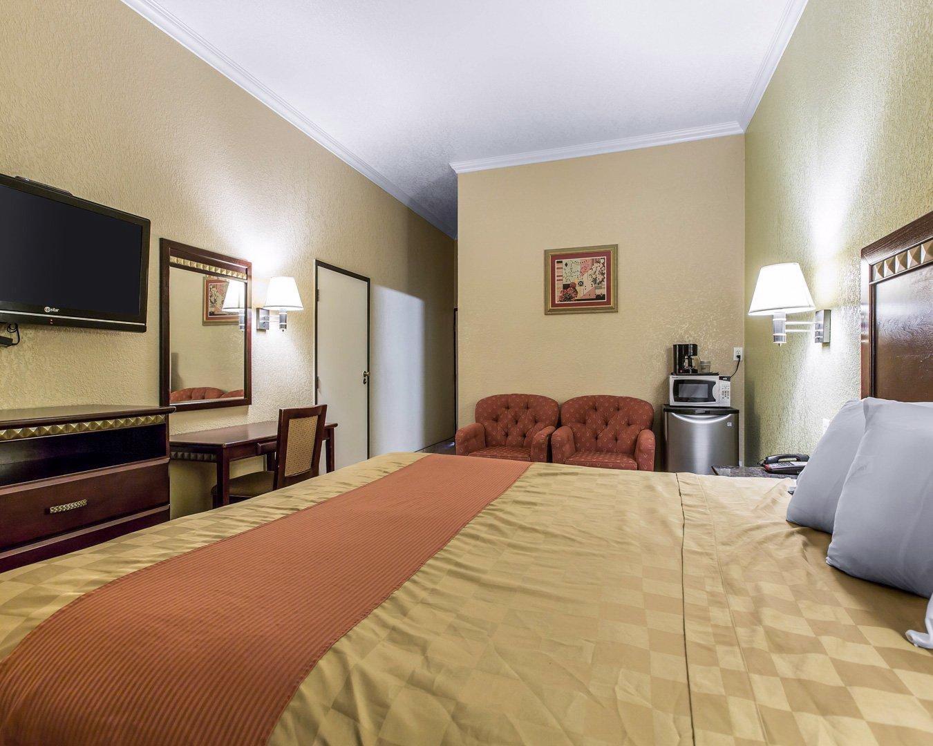 Econo Lodge Inn & Suites Fallbrook Downtown Экстерьер фото