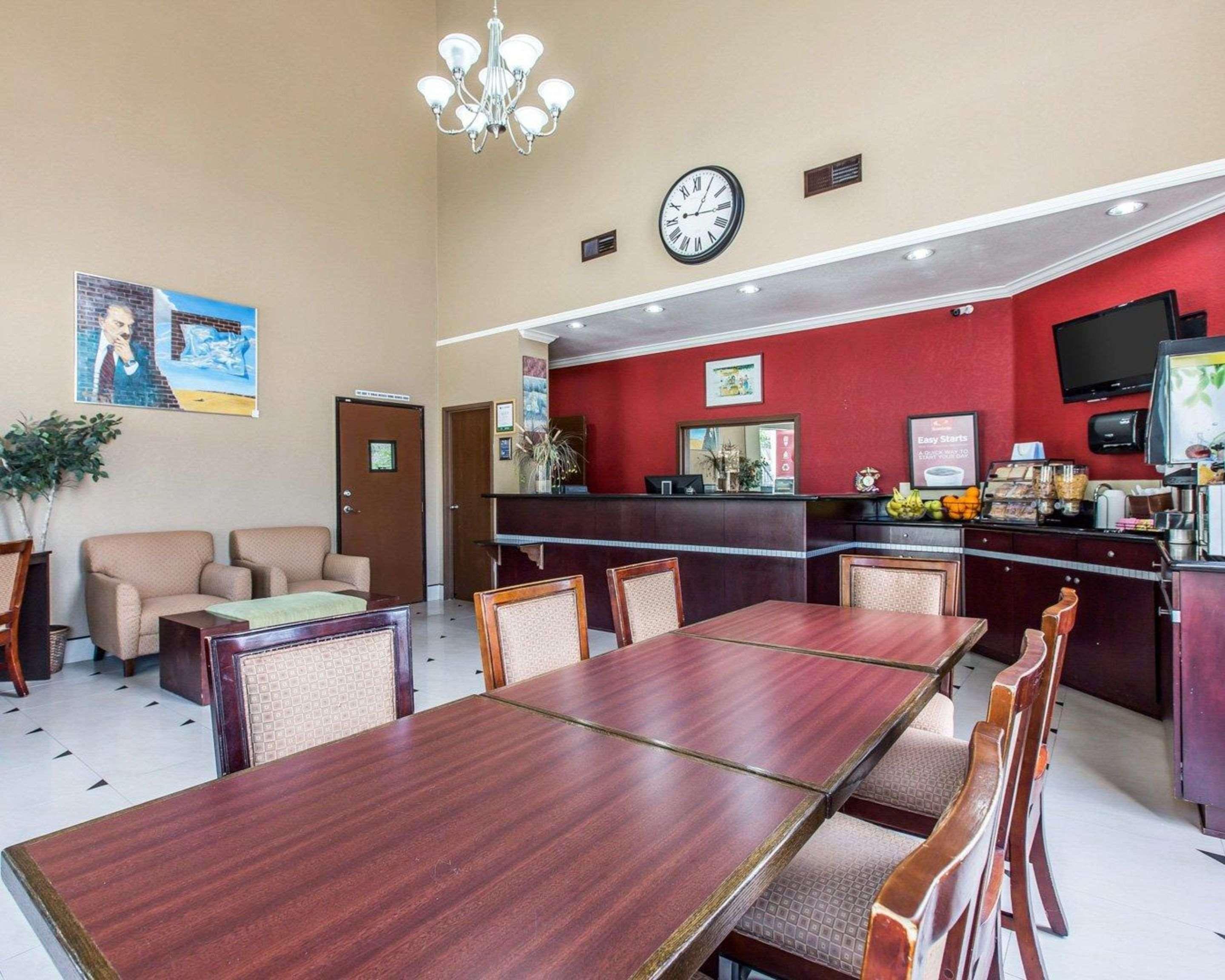 Econo Lodge Inn & Suites Fallbrook Downtown Экстерьер фото