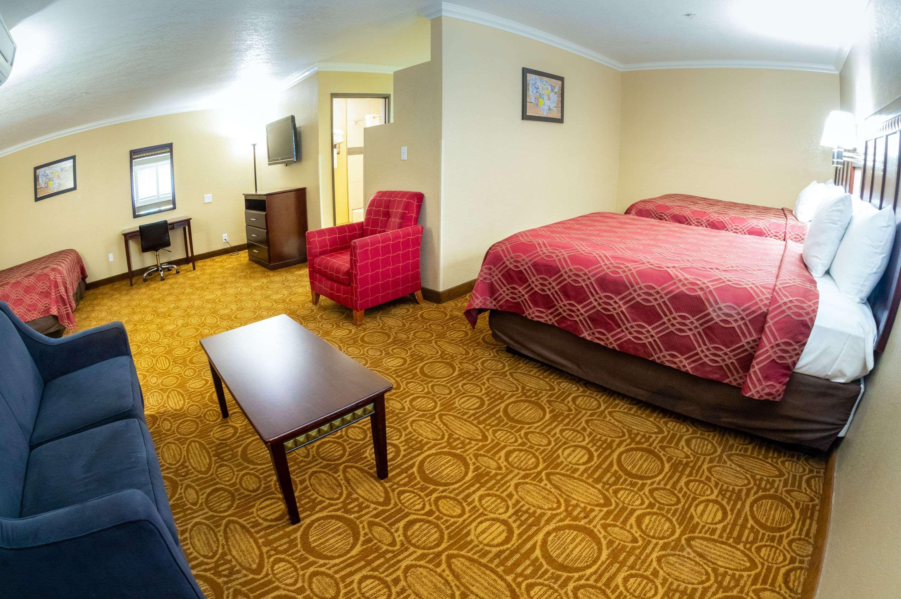 Econo Lodge Inn & Suites Fallbrook Downtown Экстерьер фото