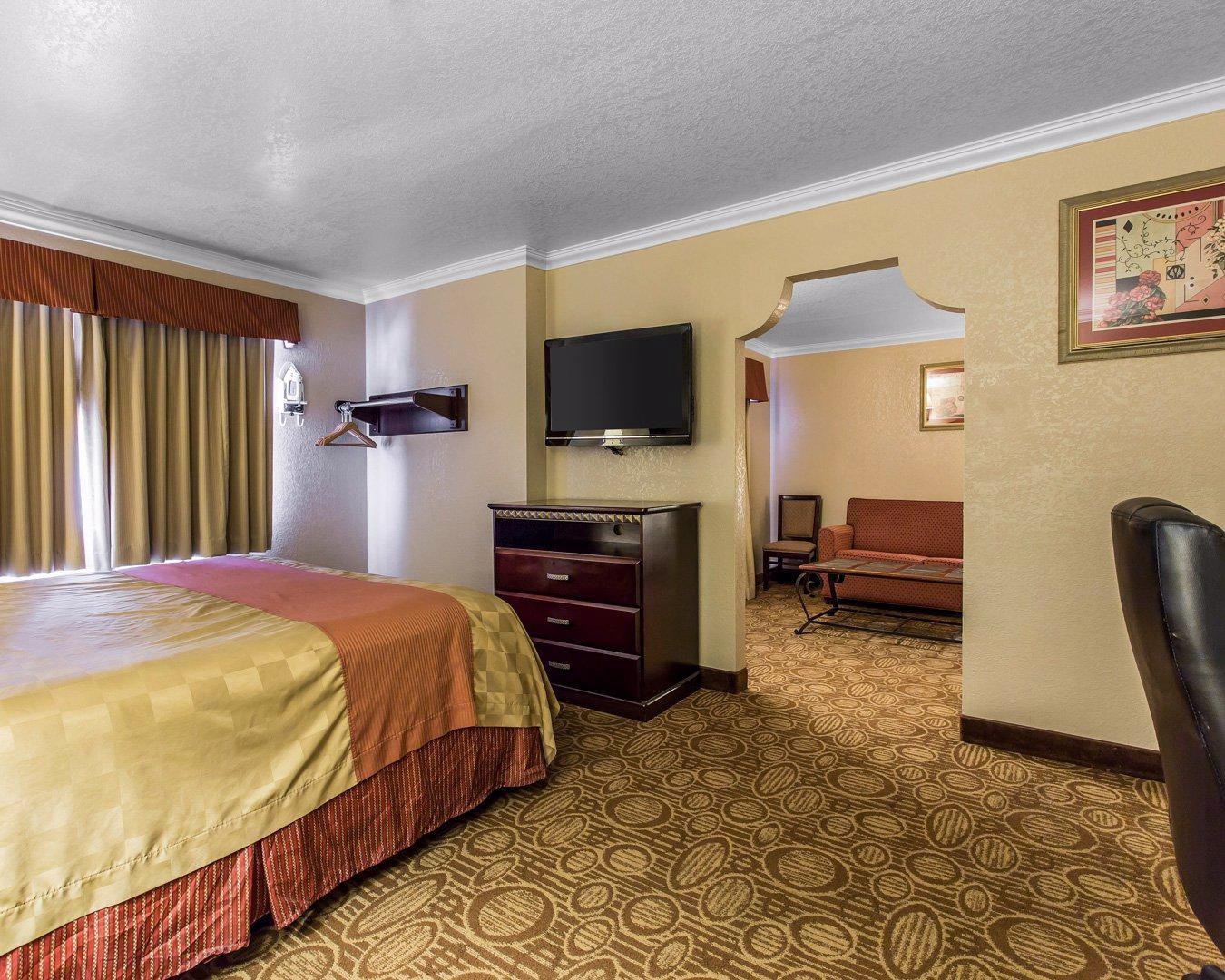 Econo Lodge Inn & Suites Fallbrook Downtown Экстерьер фото