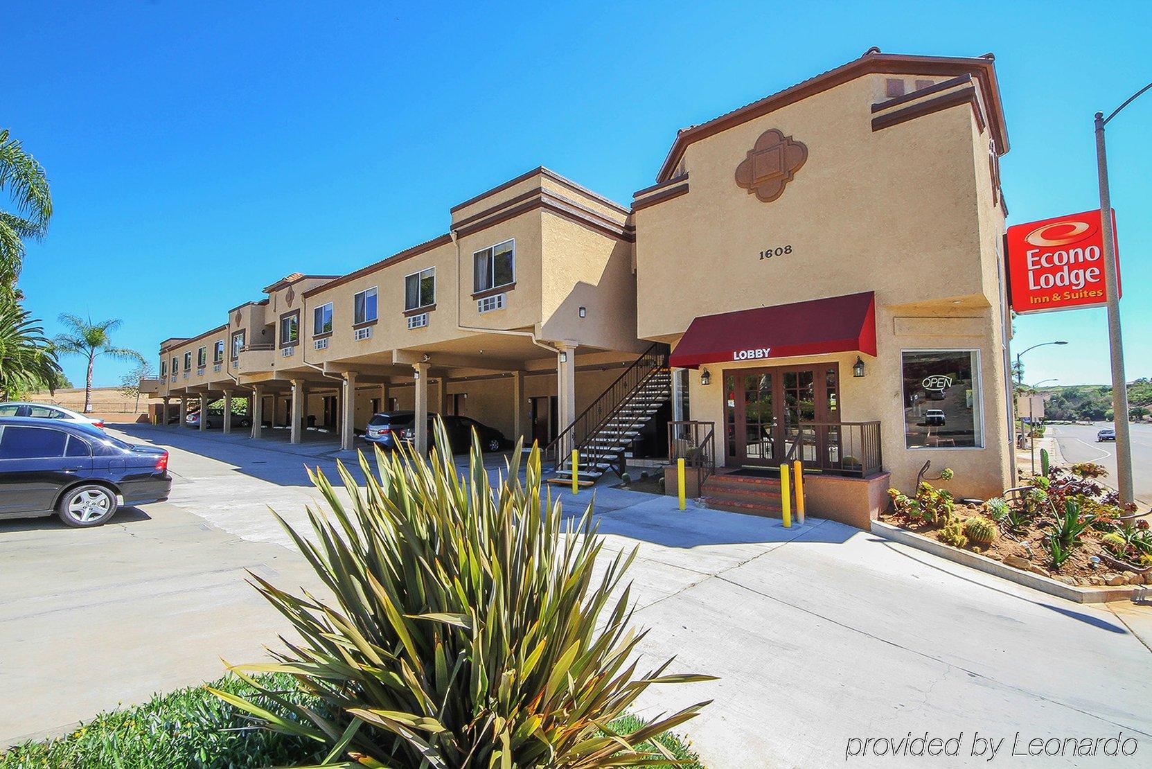 Econo Lodge Inn & Suites Fallbrook Downtown Экстерьер фото
