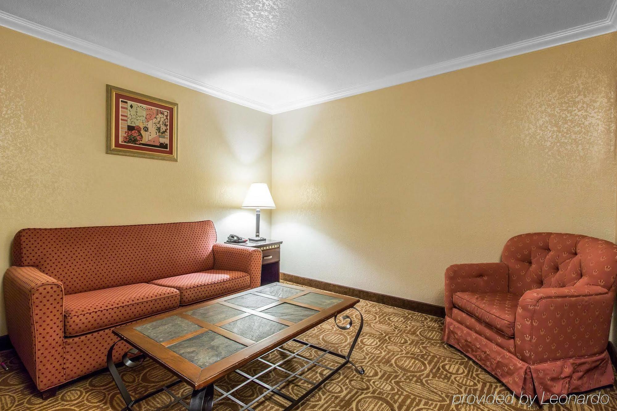 Econo Lodge Inn & Suites Fallbrook Downtown Экстерьер фото